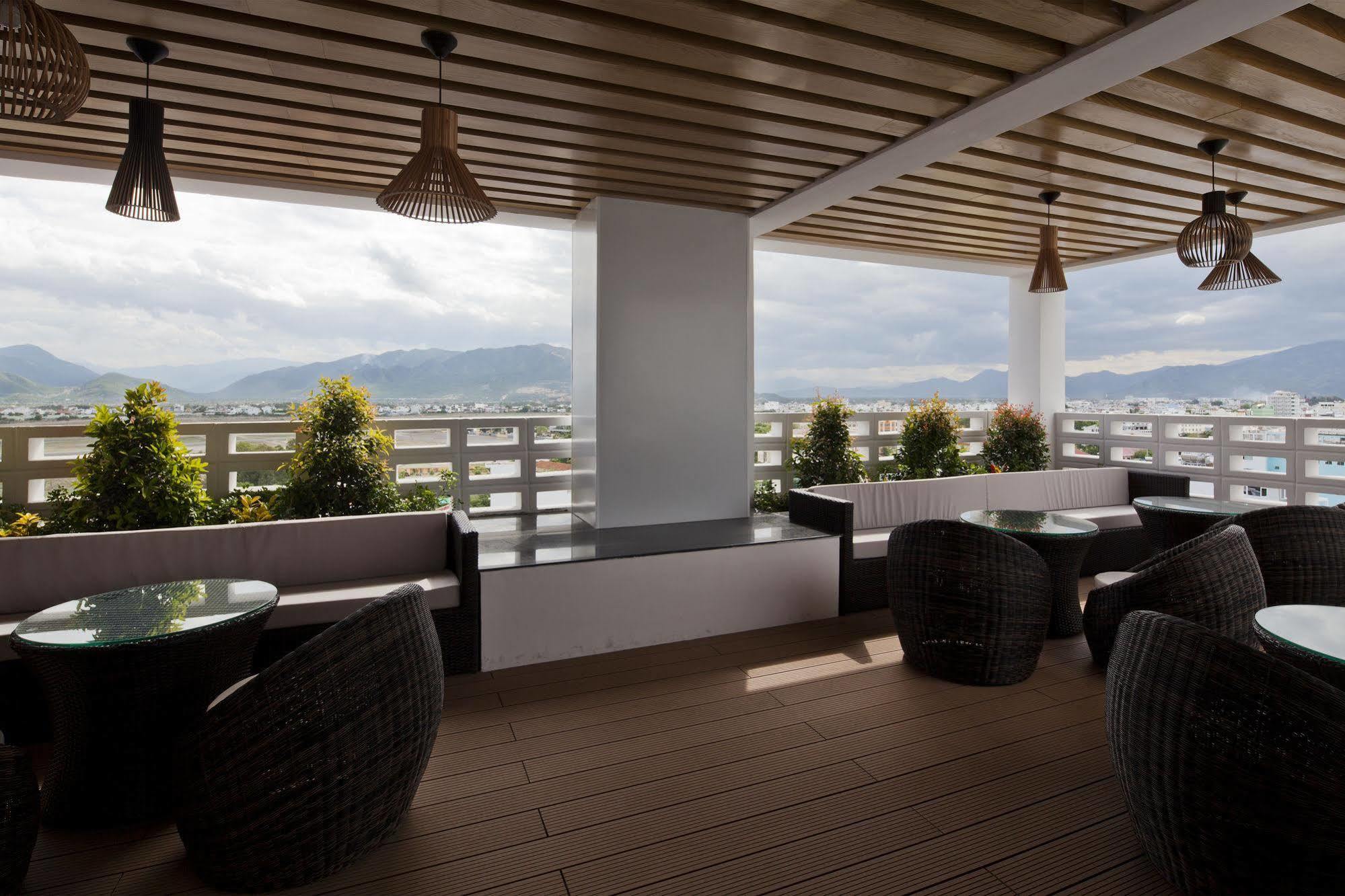 Golden Holiday Hotel Nha Trang Exterior photo